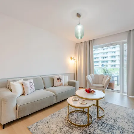 B014 White Moon - Basen Bawialnia Fitnes Parking W Cenie Polanki Aqua - * Kołobrzeg