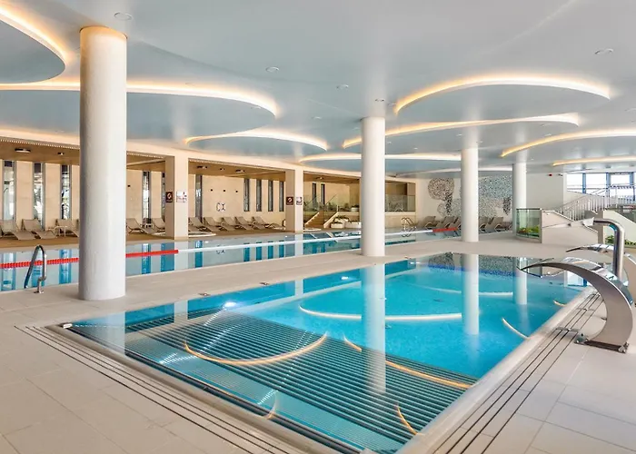 B014 White Moon - Basen Bawialnia Fitnes Parking W Cenie Polanki Aqua - Kolobřeh